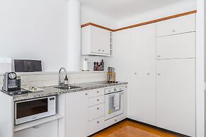 Elegant 2BR Princes Wharf Apartment