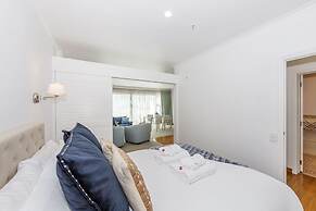 Elegant 2BR Princes Wharf Apartment
