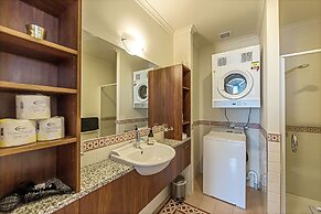 Panoramic Views - 2 Bedroom Sub-Penthouse