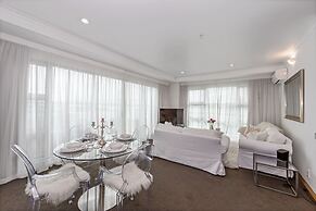 Panoramic Views - 2 Bedroom Sub-Penthouse
