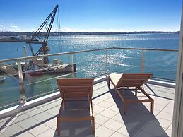 Panoramic Views - 2 Bedroom Sub-Penthouse