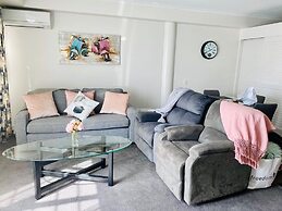 Princes Wharf - 1BR Comfortable Luxury