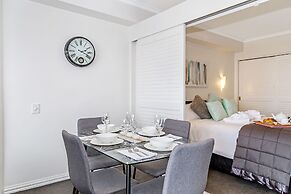 Princes Wharf - 1BR Comfortable Luxury