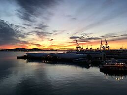 Princes Wharf - 1BR Comfortable Luxury