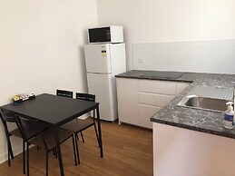 Glenelg Holiday Apartments-Ellis