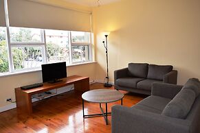 Glenelg Holiday Apartments-Ellis
