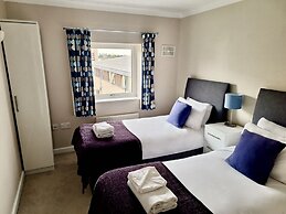 Your Space Apartments - Market Rise