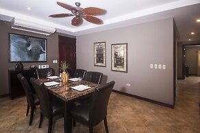 Monte Rey by Dream Makers