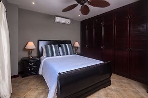 Monte Rey by Dream Makers