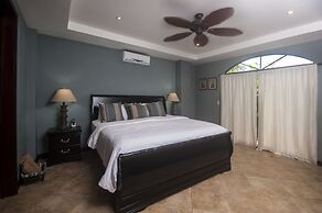 Monte Rey by Dream Makers