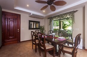 Monte Rey by Dream Makers