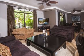 Monte Rey by Dream Makers