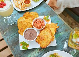 Playa 506 Beachfront Hostel