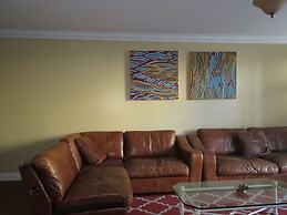 2 Bed 2 Bath in Studio City