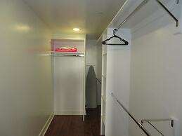 2 Bed 2 Bath in Studio City