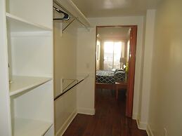 2 Bed 2 Bath in Studio City