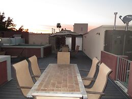 2 Bed 2 Bath in Studio City