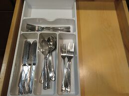 2 Bed 2 Bath in Studio City