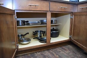 2 Bed 2 Bath in Studio City