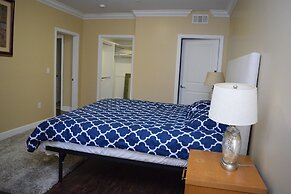 2 Bed 2 Bath in Studio City