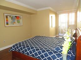 2 Bed 2 Bath in Studio City