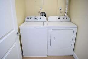 2 Bed 2 Bath in Studio City