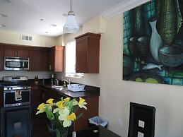 2 Bed 2 Bath in Studio City