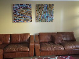 2 Bed 2 Bath in Studio City