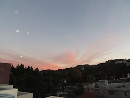 2 Bed 2 Bath in Studio City