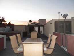 2 Bed 2 Bath in Studio City