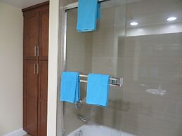 2 Bed 2 Bath in Studio City