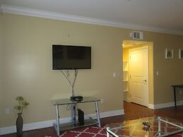 2 Bed 2 Bath in Studio City