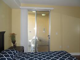 2 Bed 2 Bath in Studio City