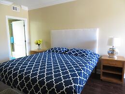 2 Bed 2 Bath in Studio City