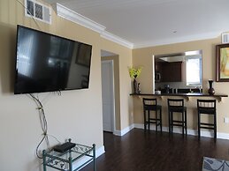 2 Bed 2 Bath in Studio City
