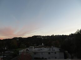 2 Bed 2 Bath in Studio City