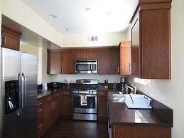 2 Bed 2 Bath in Studio City