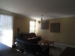 2 Bed 2 Bath in Studio City