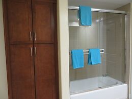 2 Bed 2 Bath in Studio City