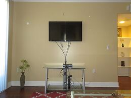 2 Bed 2 Bath in Studio City