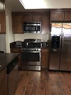2 Bed 2 Bath in Studio City