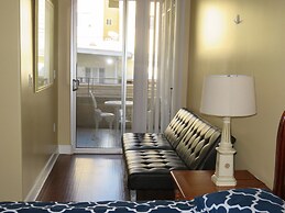 2 Bed 2 Bath in Studio City