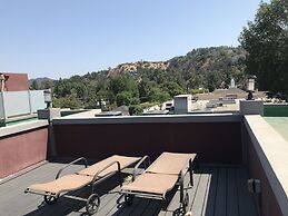 2 Bed 2 Bath in Studio City