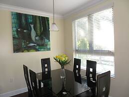 2 Bed 2 Bath in Studio City