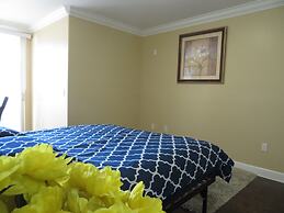 2 Bed 2 Bath in Studio City