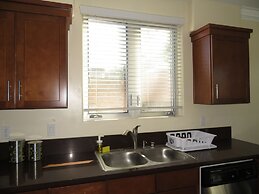 2 Bed 2 Bath in Studio City