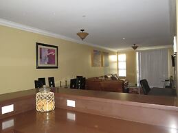 2 Bed 2 Bath in Studio City