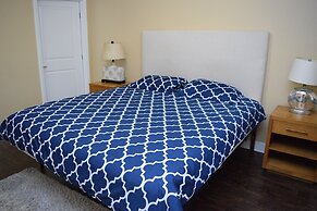 2 Bed 2 Bath in Studio City