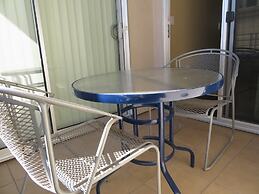 2 Bed 2 Bath in Studio City