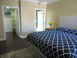 2 Bed 2 Bath in Studio City